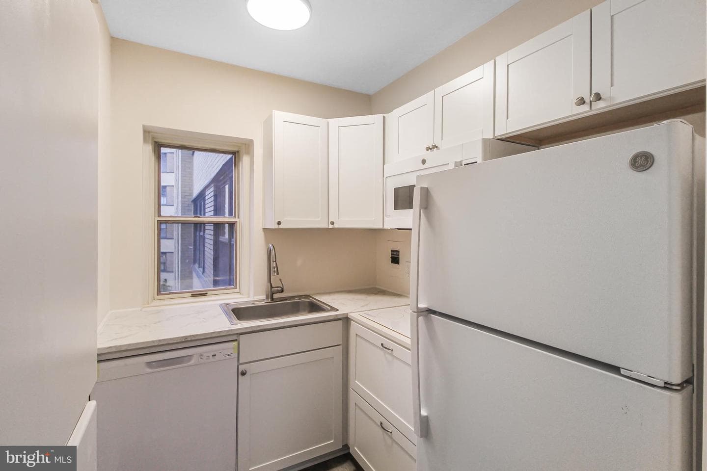 3901 Cathedral Avenue NW #201 photo 4