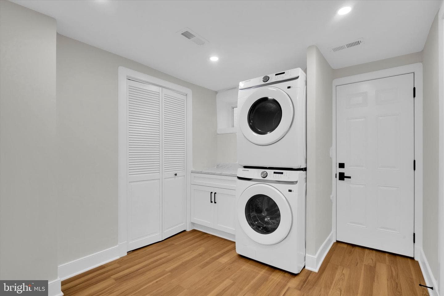 27 47th Street SE photo 26