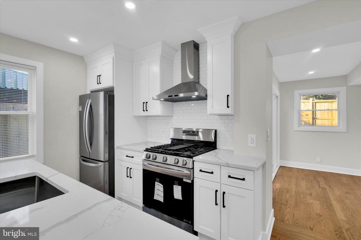 27 47th Street SE photo 4