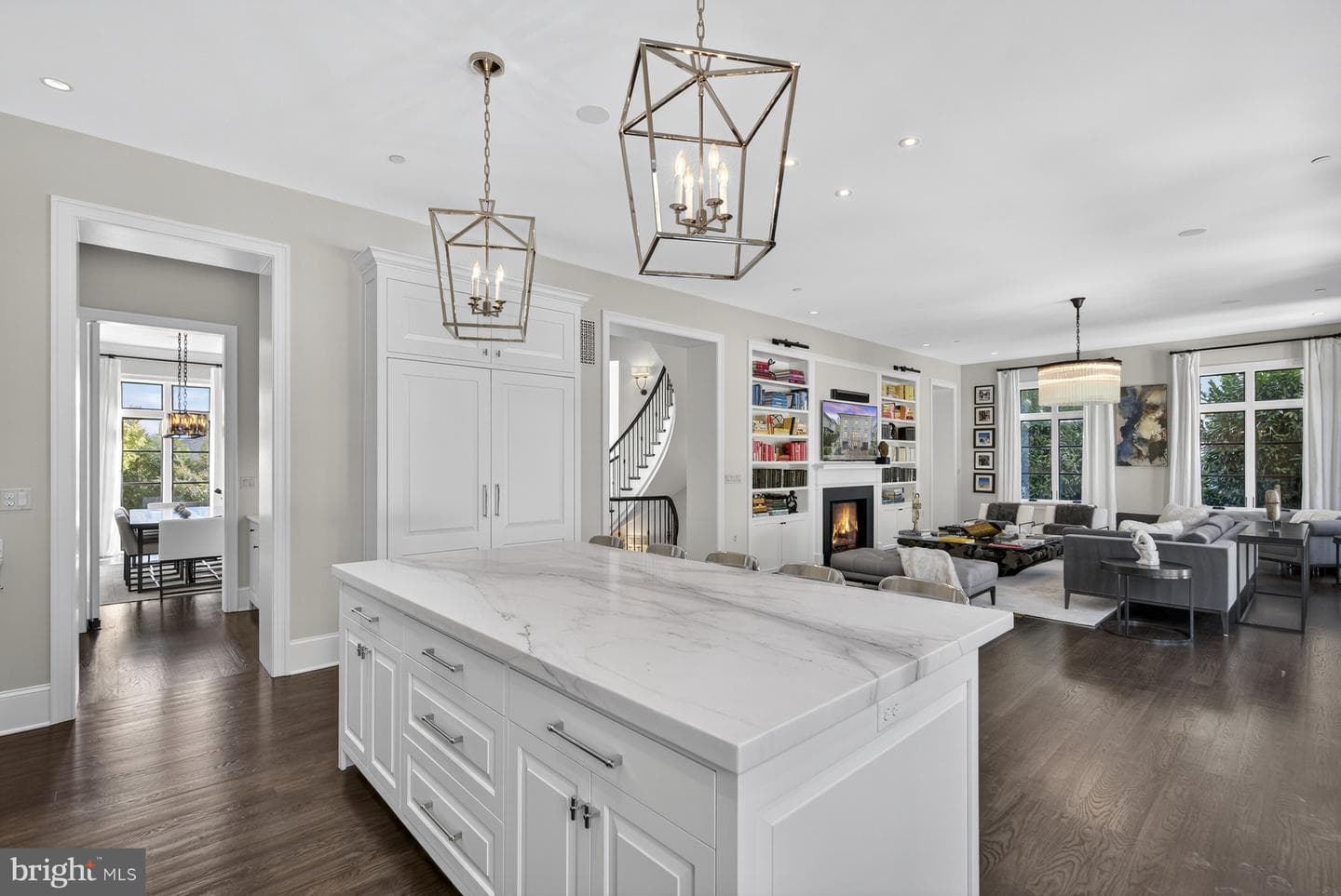 2107 Foxhall Road NW photo 36