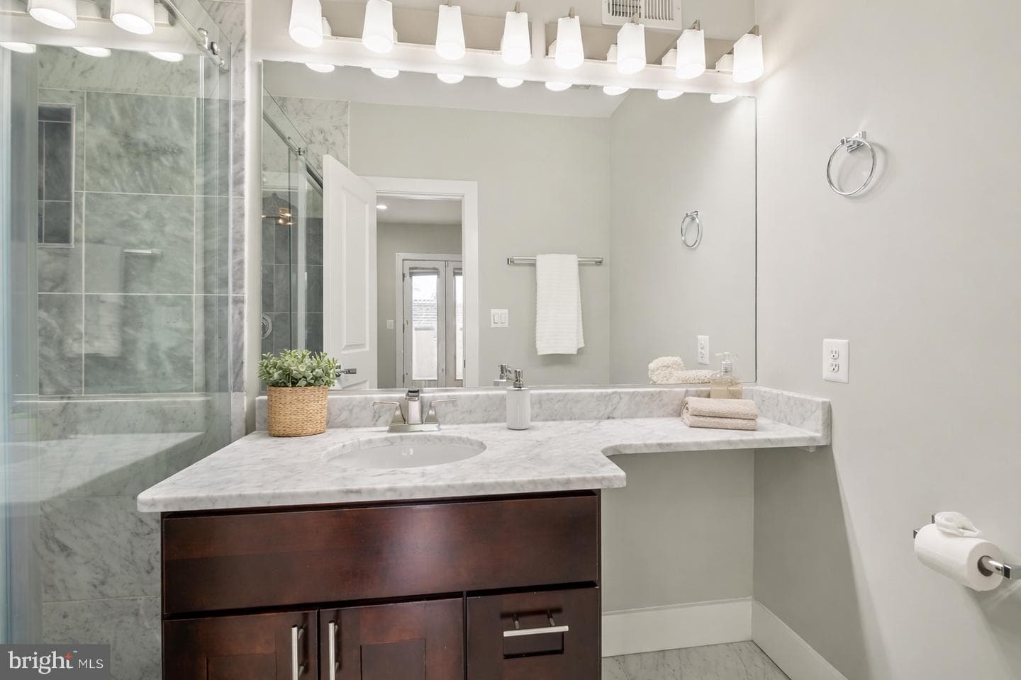 2015 Flagler Place NW #2 photo 16