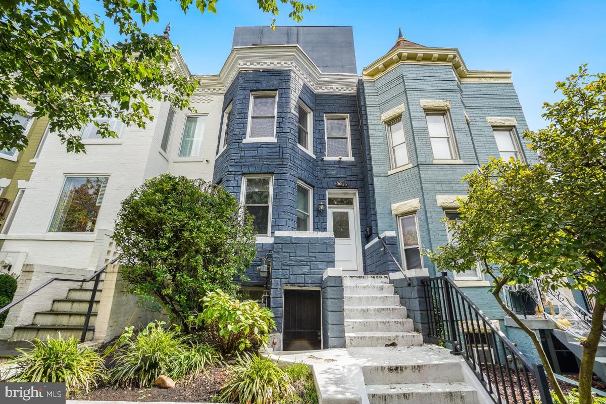 2015 Flagler Place NW #2 photo 3