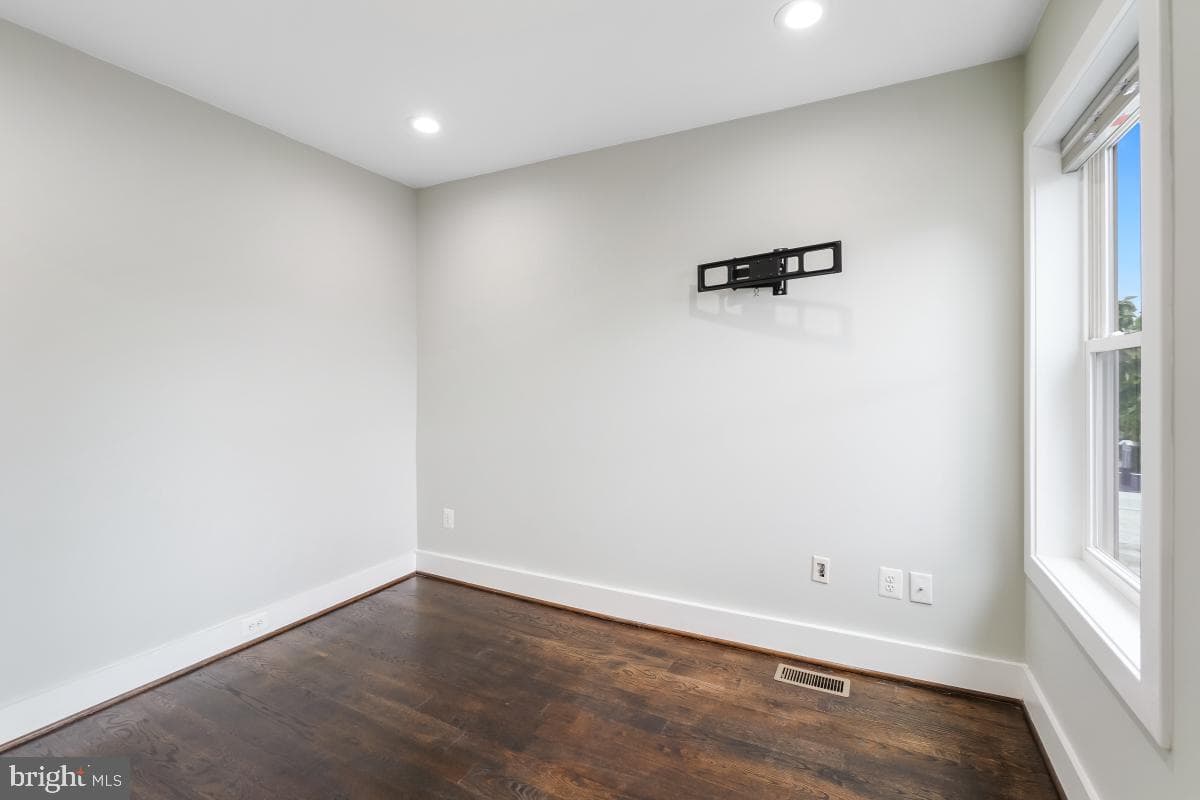 2015 Flagler Place NW #2 photo 44