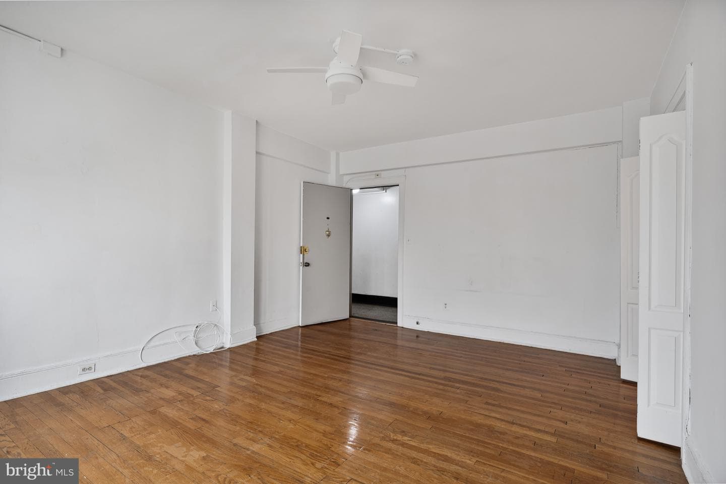 1820 Clydesdale Place NW #411 photo 5