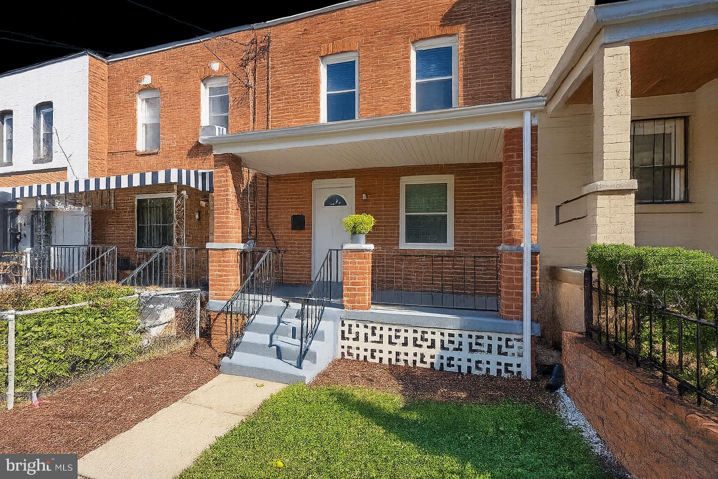 1506 Howard Road SE photo 3