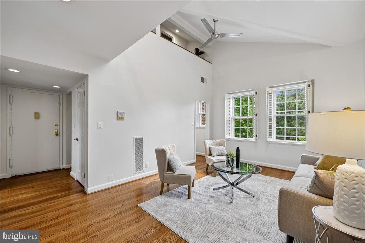 3621 39th Street NW #e323, Washington