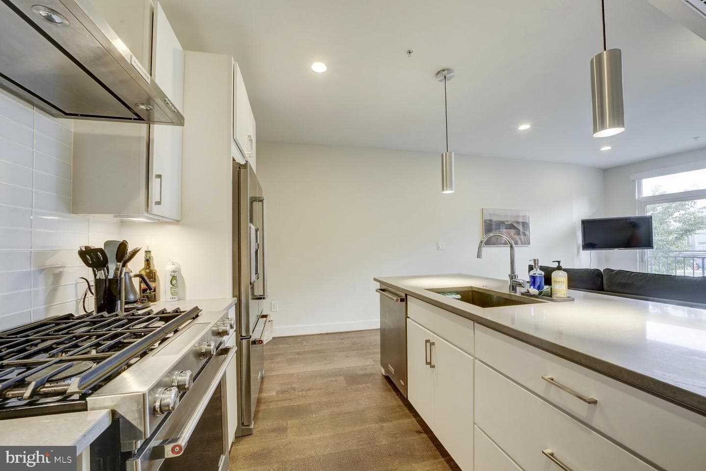 2337 Champlain Street NW #104 photo 10