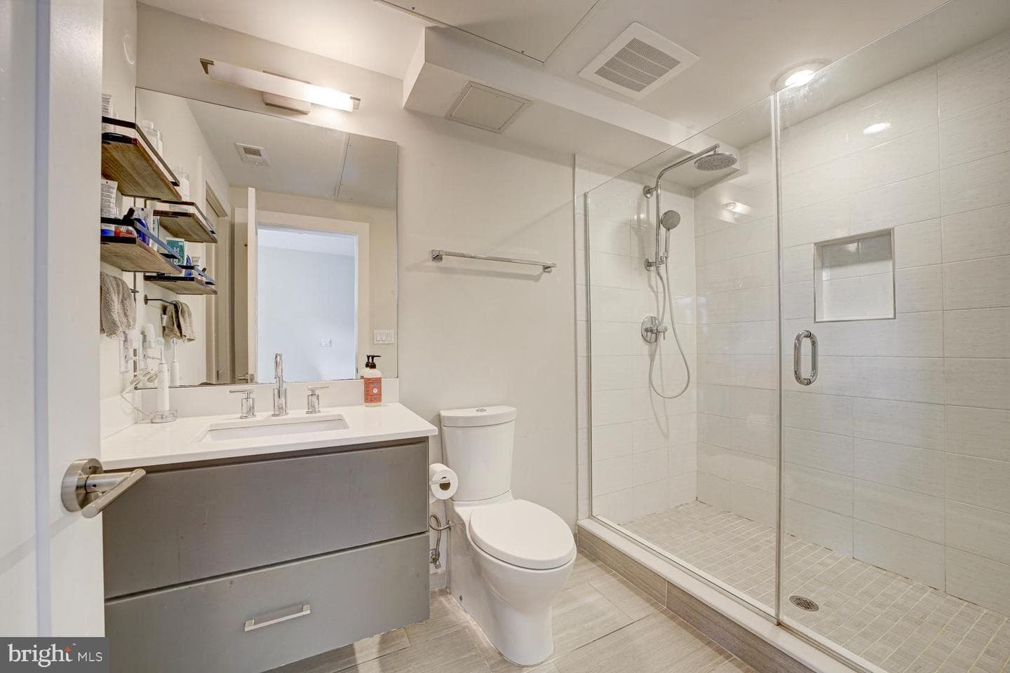 2337 Champlain Street NW #104 photo 15