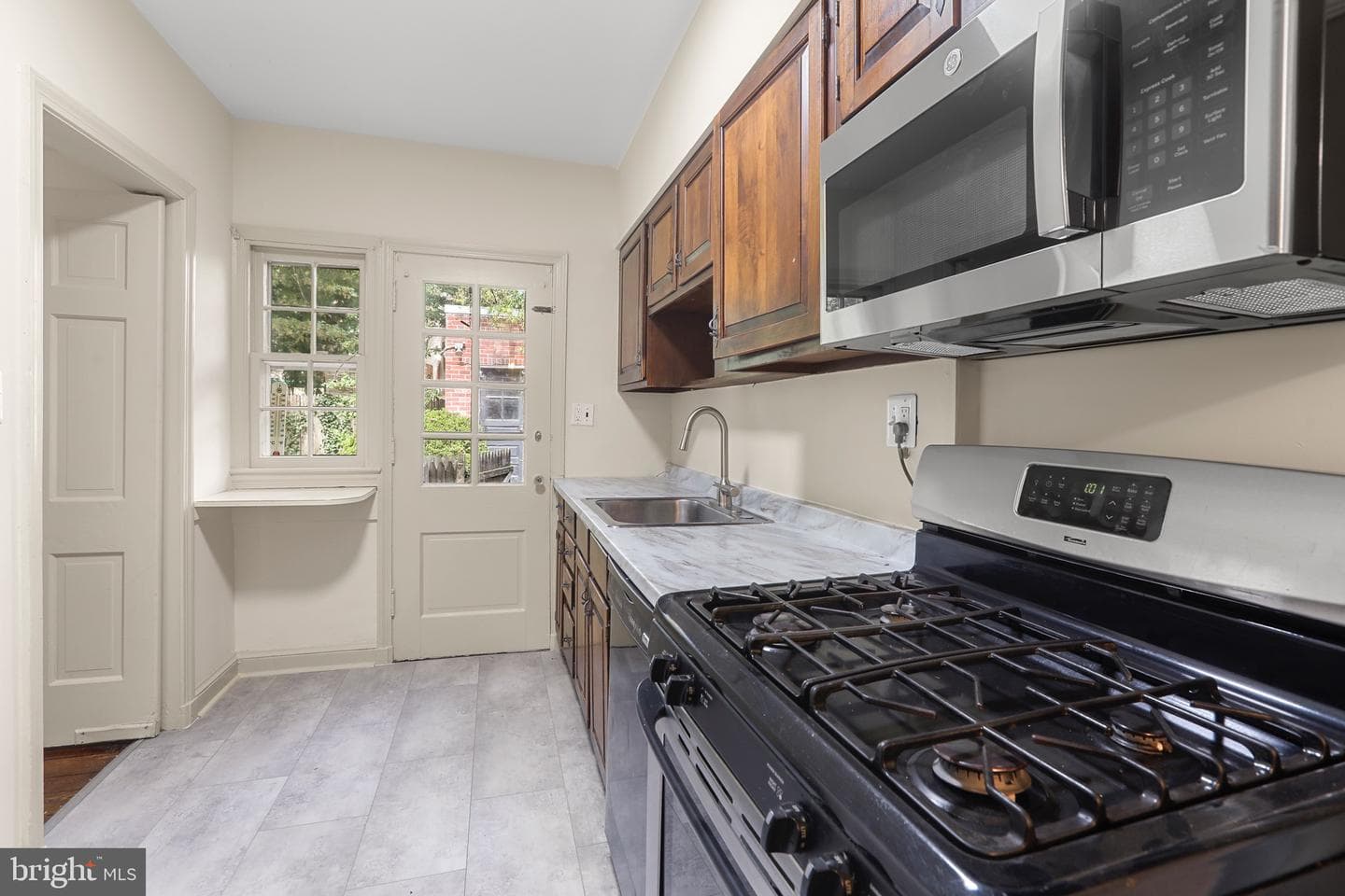 5025 V Street NW photo 13