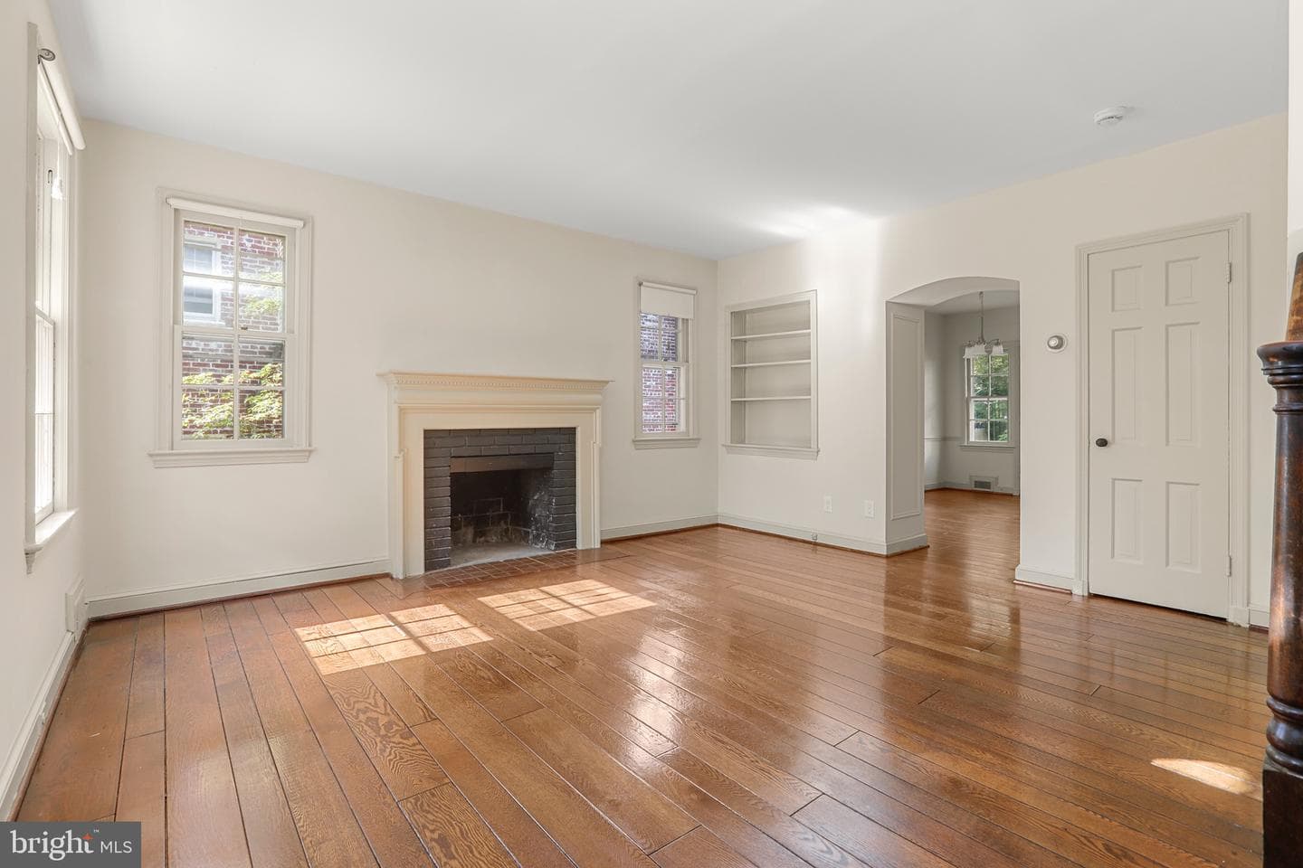 5025 V Street NW photo 3