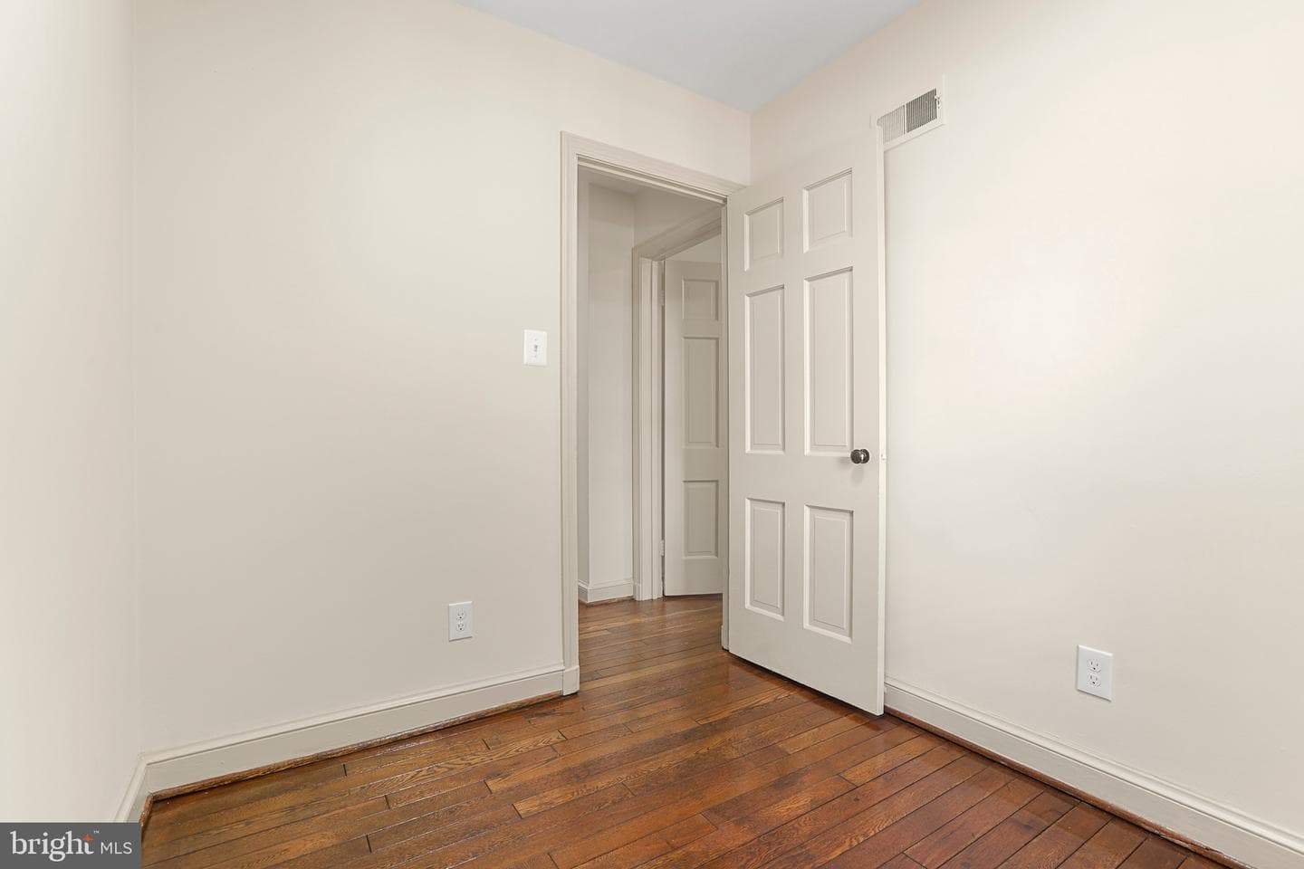 5025 V Street NW photo 31
