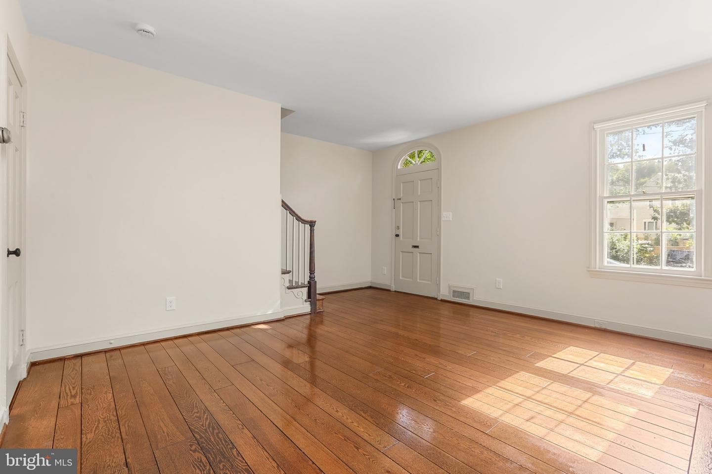 5025 V Street NW photo 6