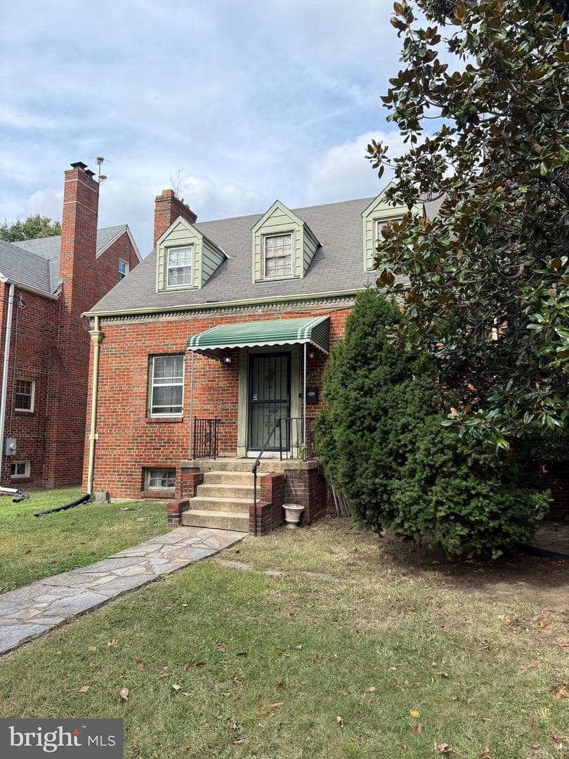 1424 Michigan Avenue NE photo 2