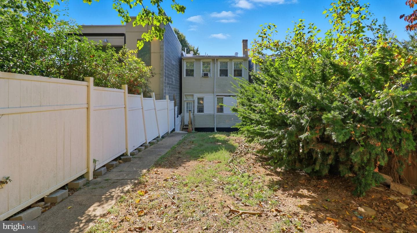 303 Webster Street NW photo 15