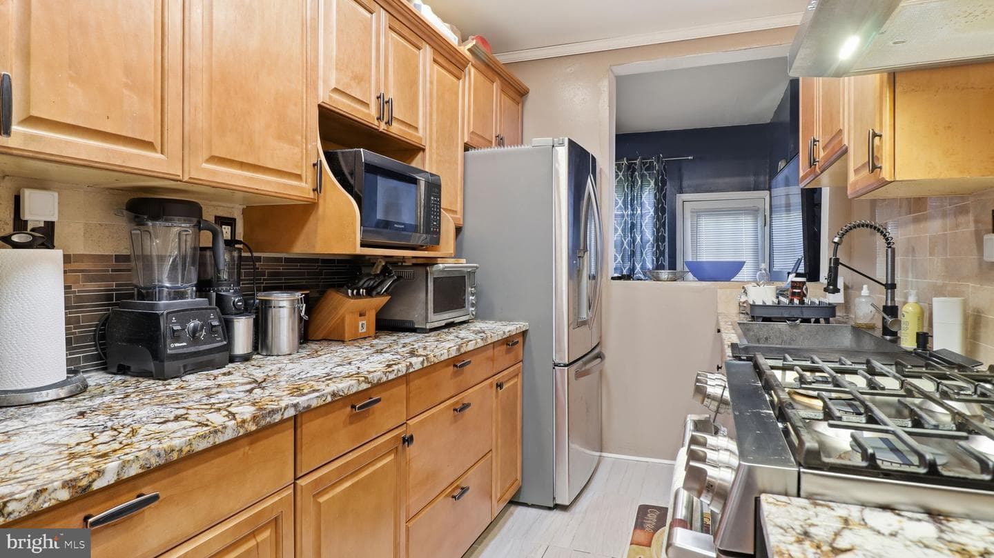 303 Webster Street NW photo 4