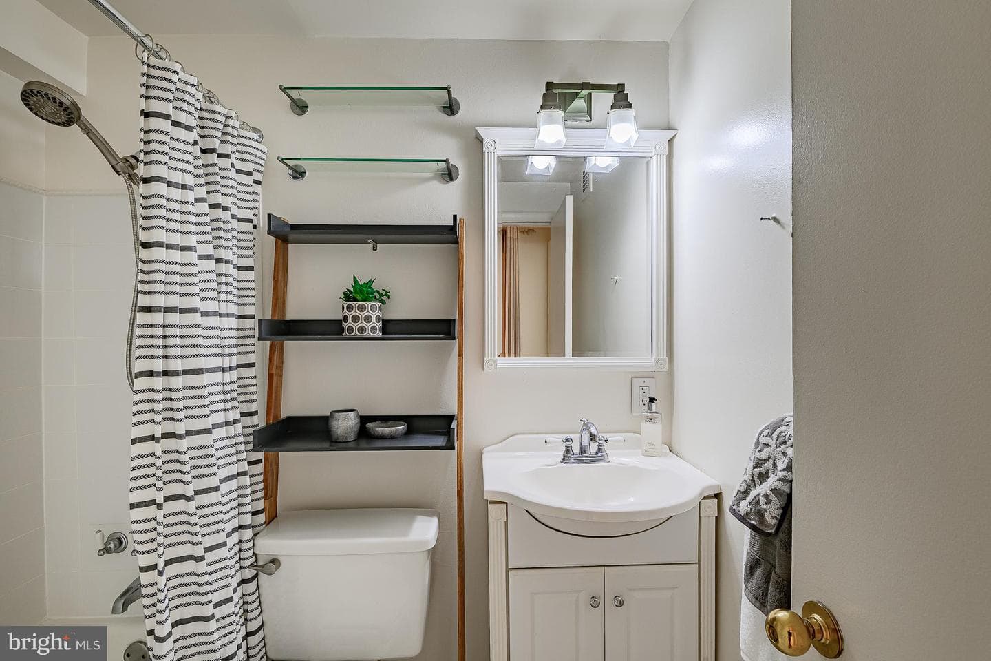333 2nd Street NE #206 photo 13
