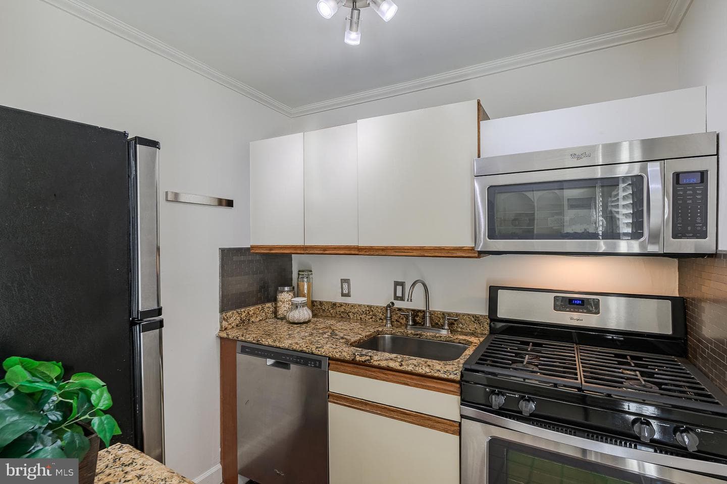333 2nd Street NE #206 photo 9