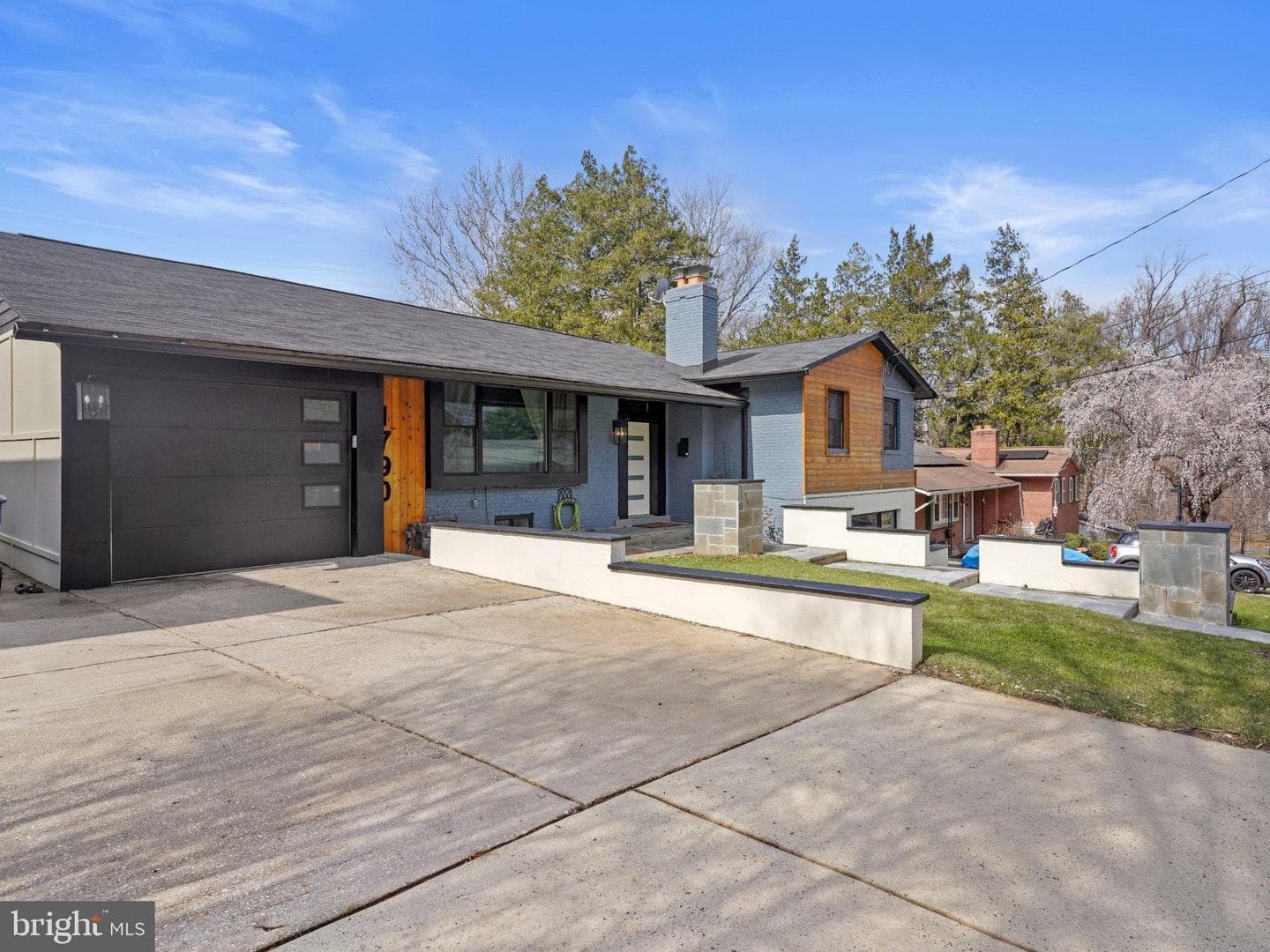 1790 Verbena Street NW photo 3