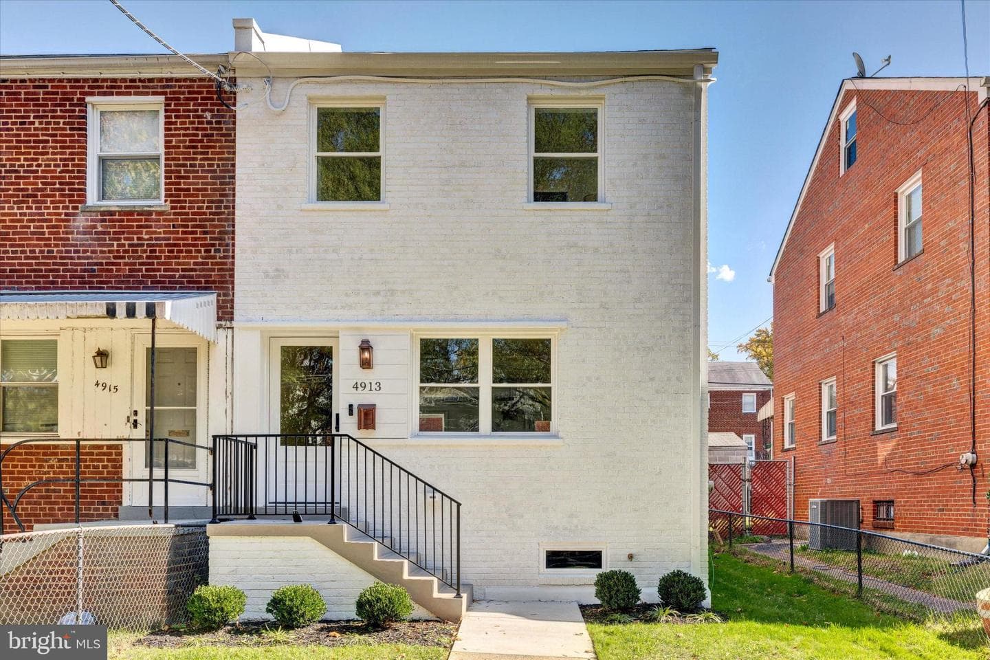 4913 12th Street NE photo 1