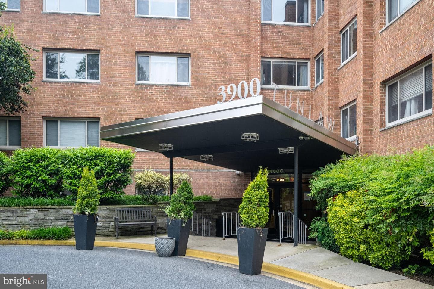 3900 Tunlaw Road NW #604 photo 37
