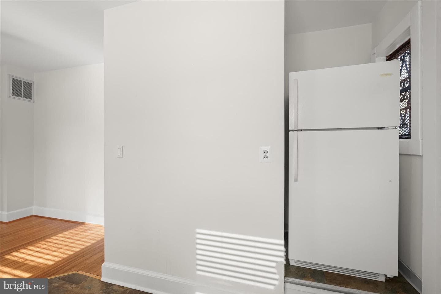 1342 Hamlin Street NE photo 11