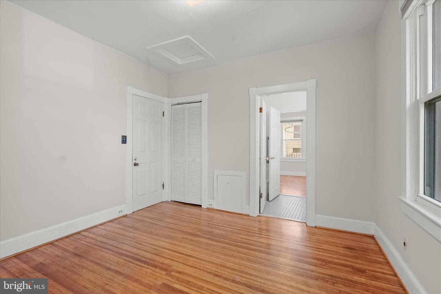 1342 Hamlin Street NE photo 14