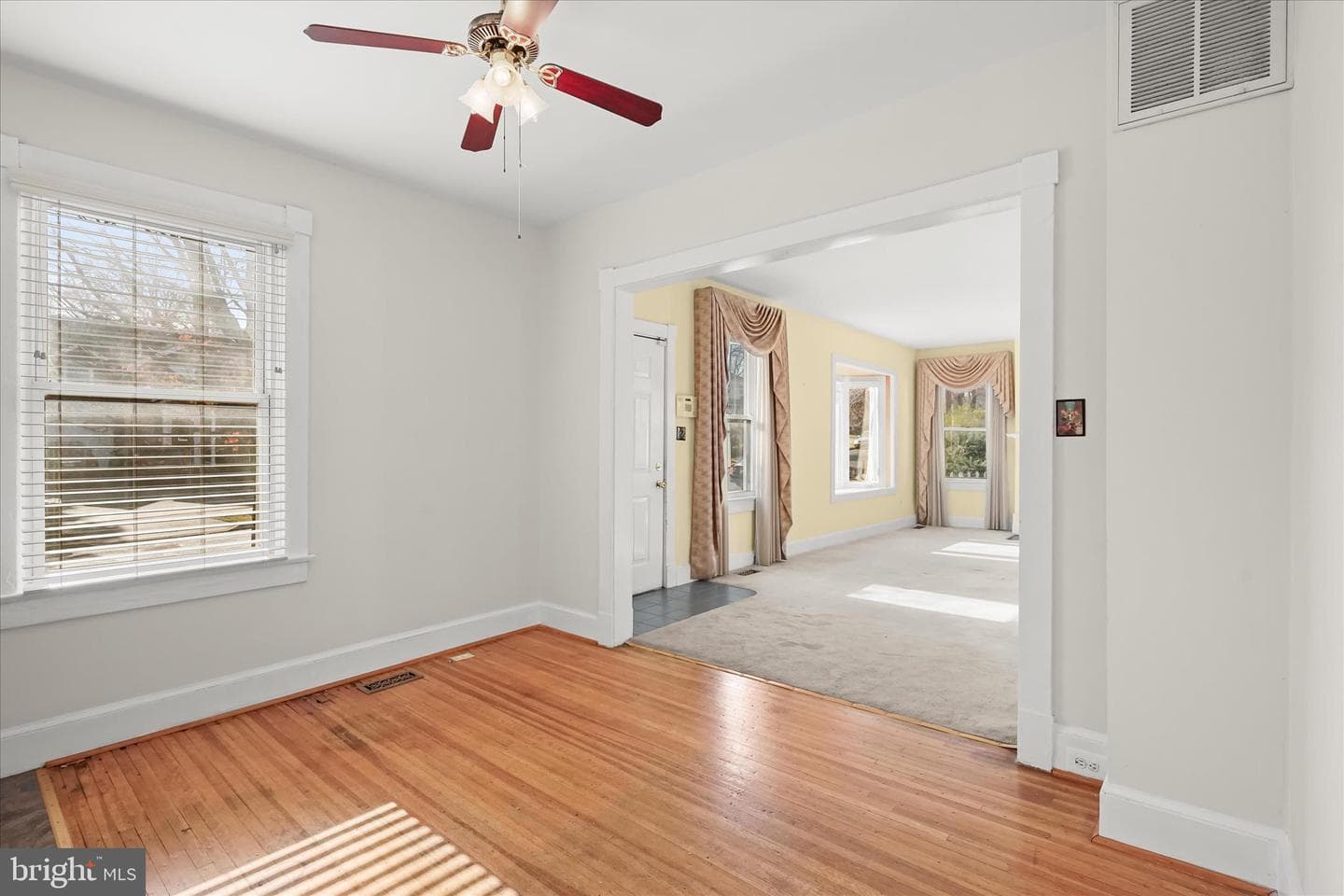 1342 Hamlin Street NE photo 8
