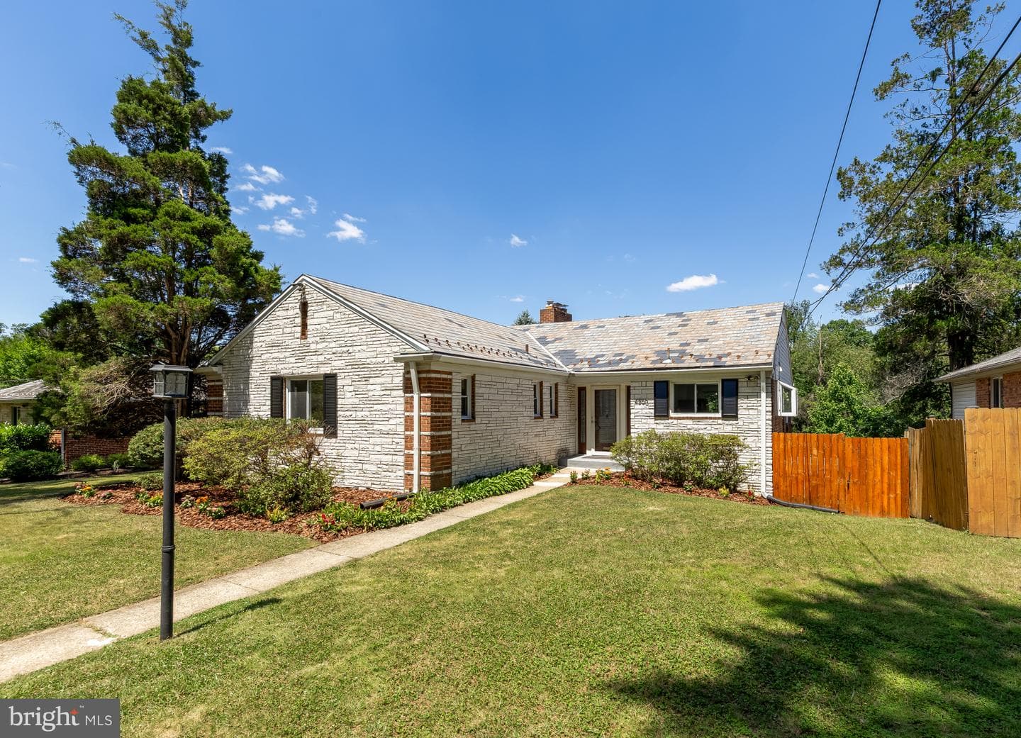 4560 Argyle Terrace NW photo 3