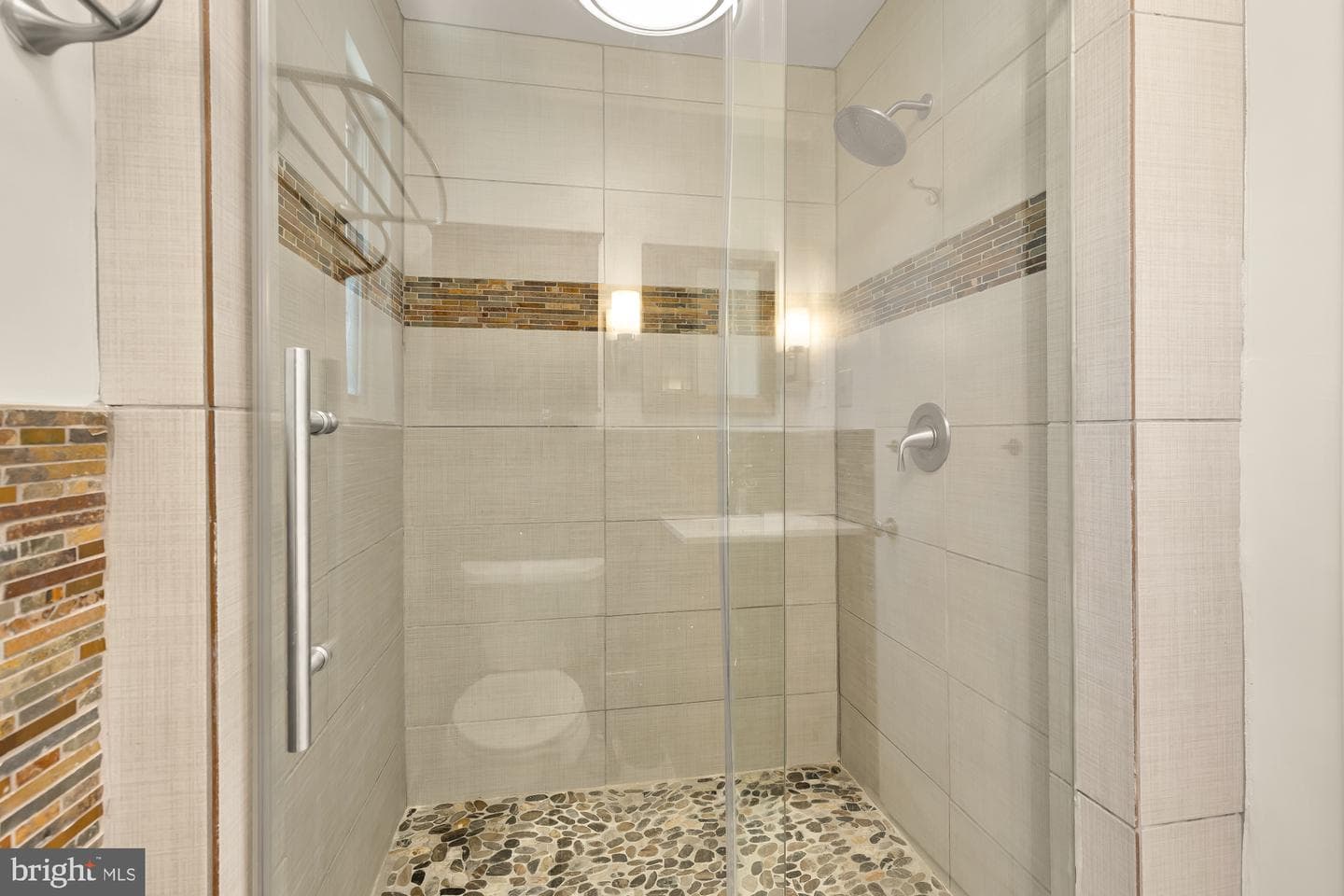 4560 Argyle Terrace NW photo 32