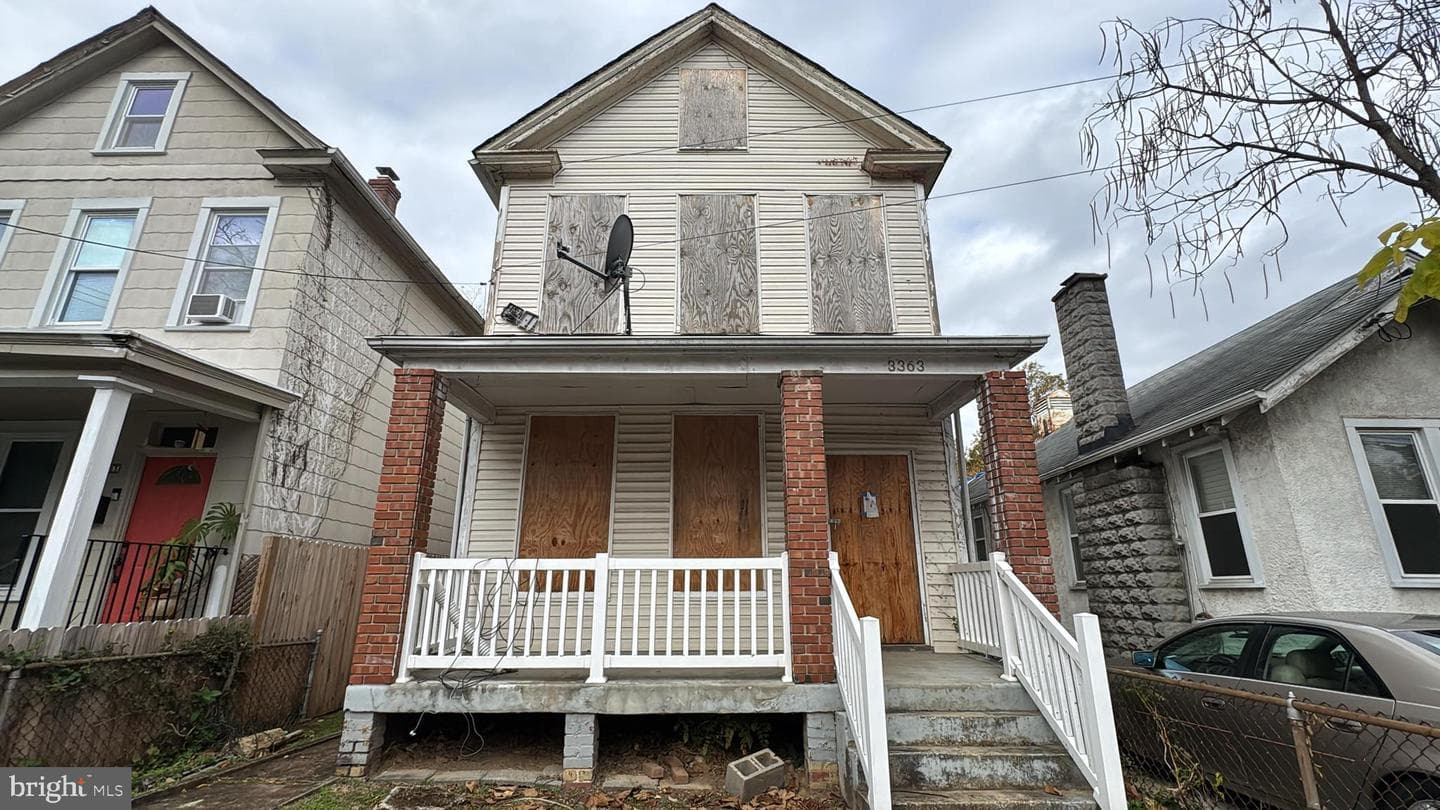 3363 Brothers Place SE photo 2