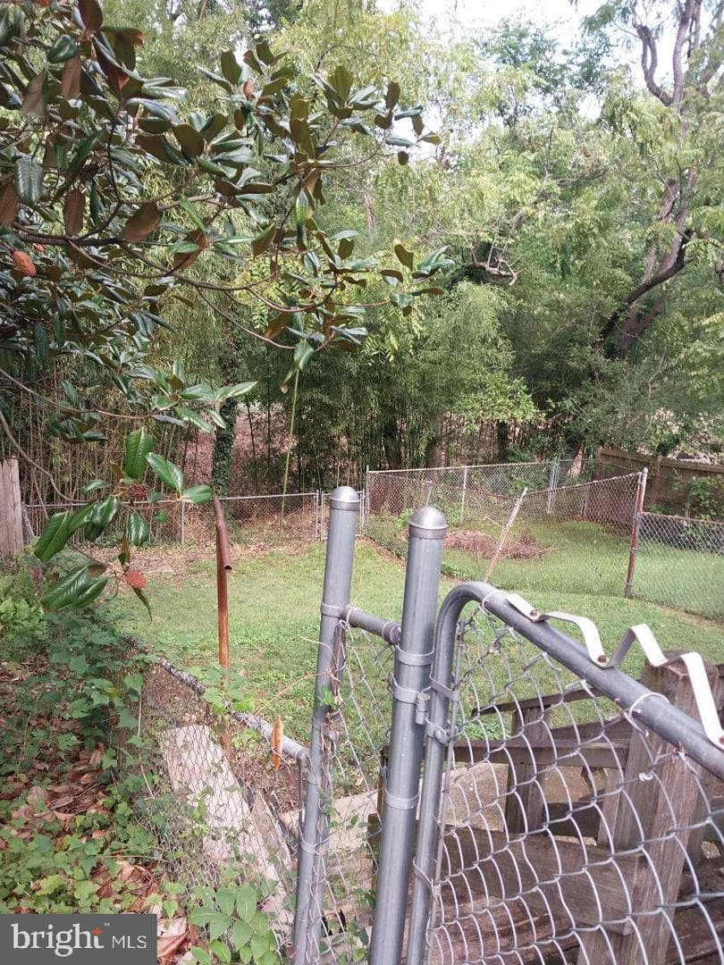 5610 Clay Place NE photo 3