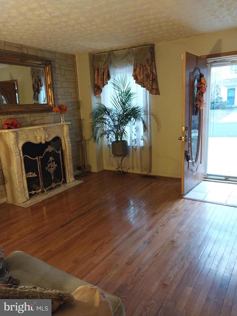 5610 Clay Place NE photo 9