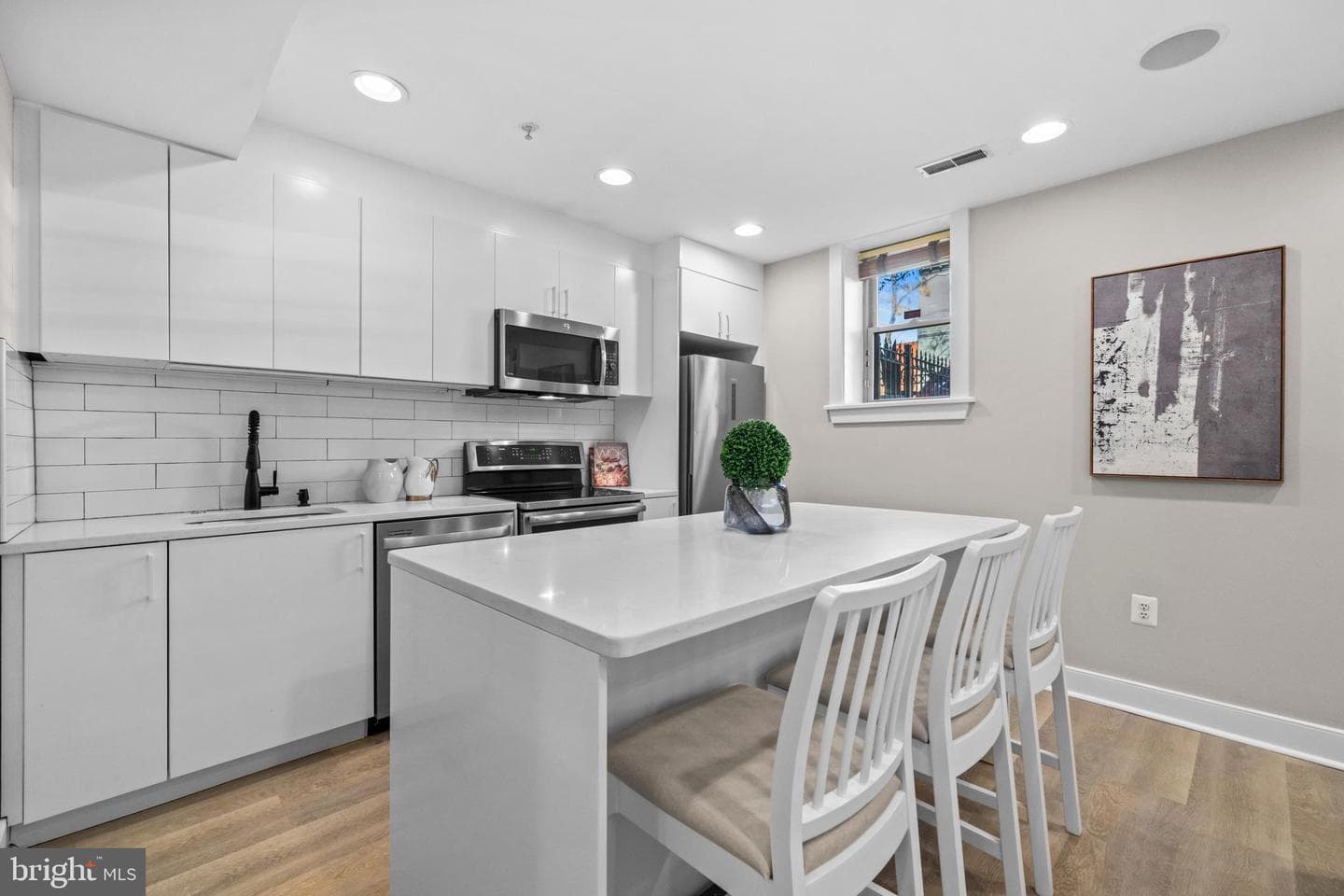 1718 1st Street NW #8 photo 4