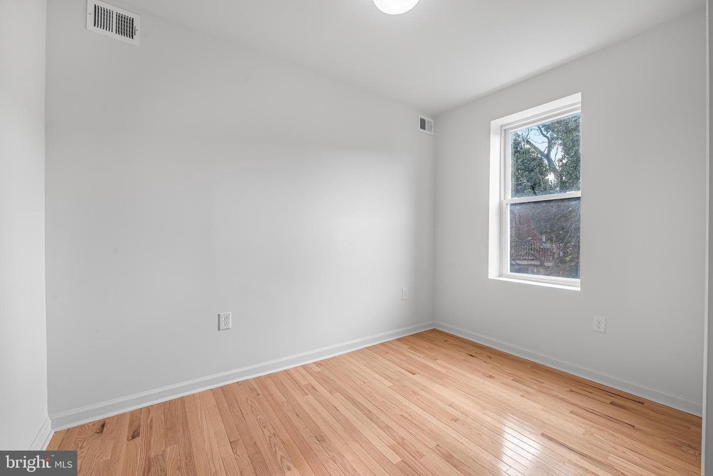 177 V Street NE photo 21
