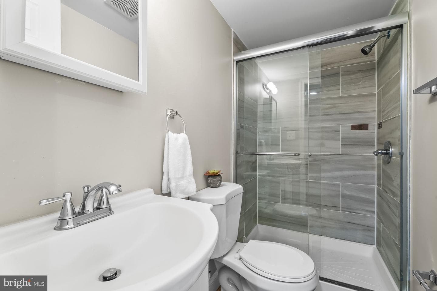 1059 48th Street NE photo 26
