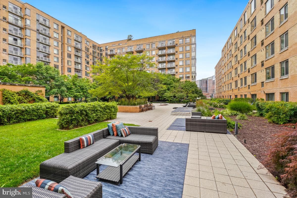475 K Street NW #1126 photo 46