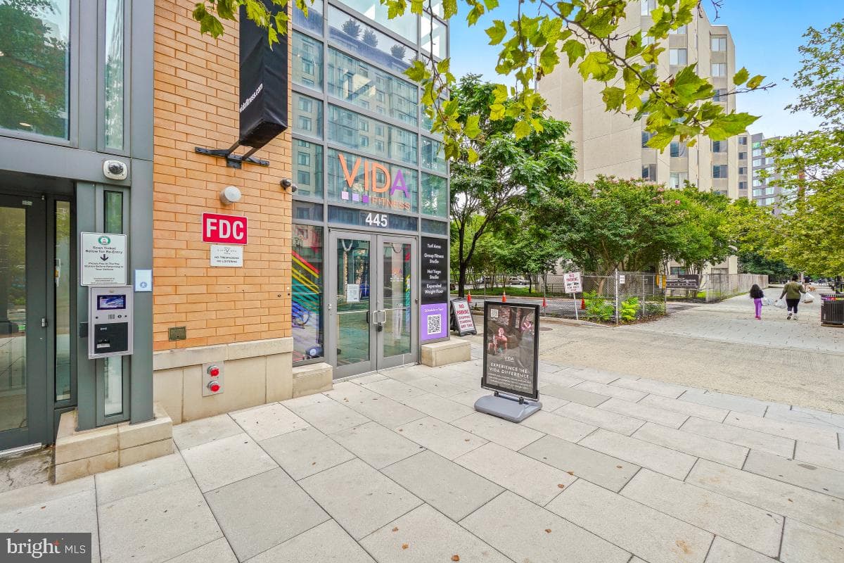 475 K Street NW #1126 photo 47