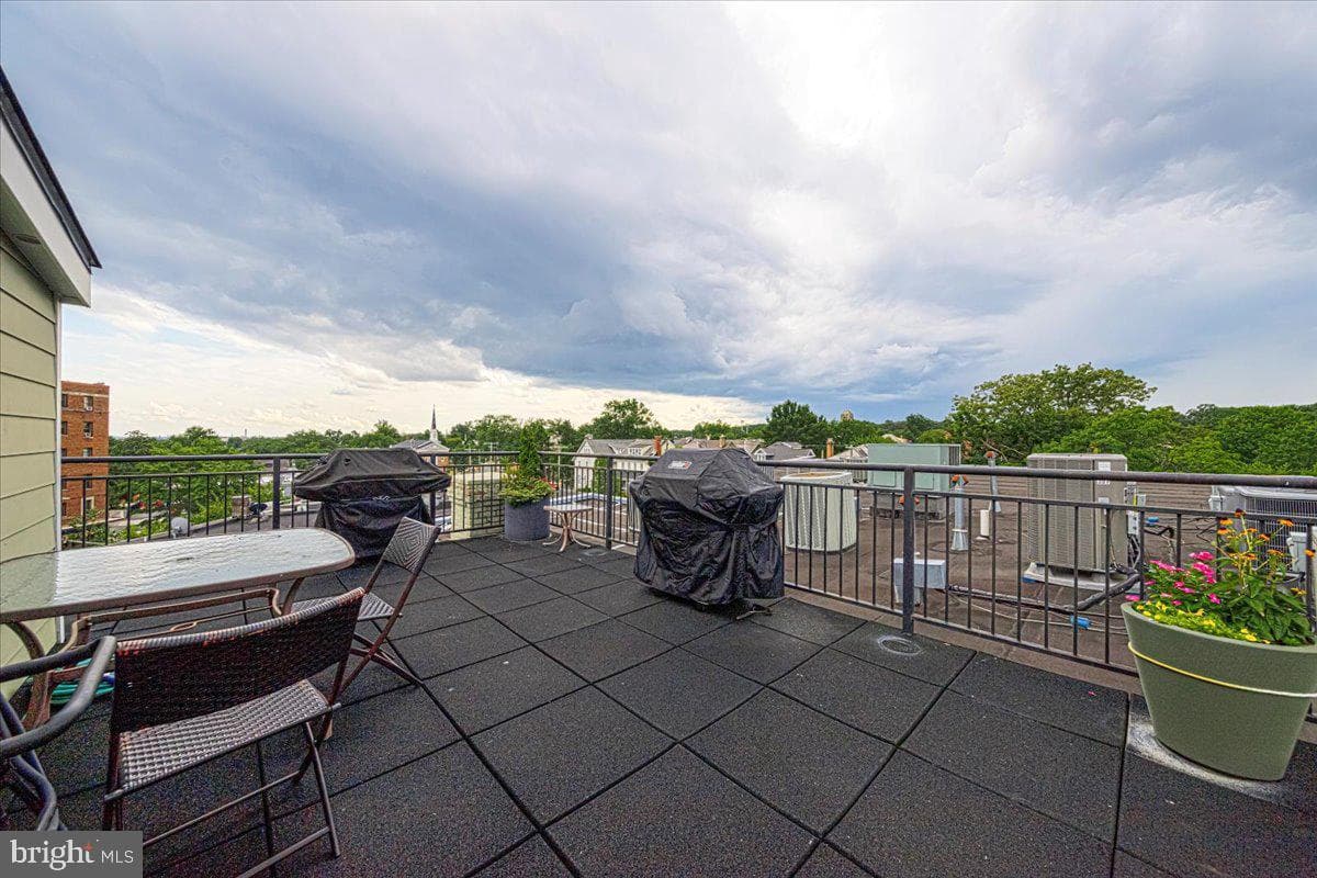 1352 Longfellow Street NW #302 photo 20