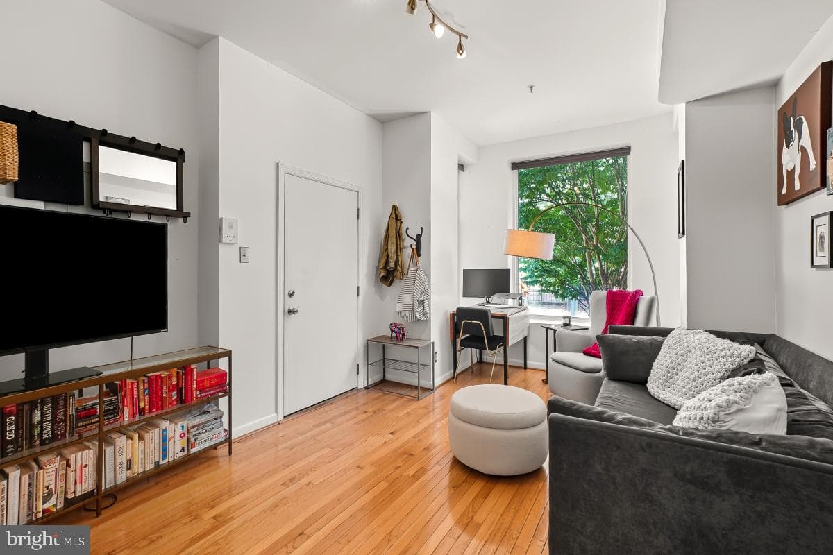 1458 Fairmont Street NW #2 photo 8
