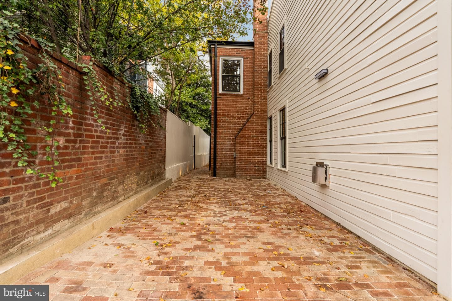 3277 Prospect Street NW photo 3