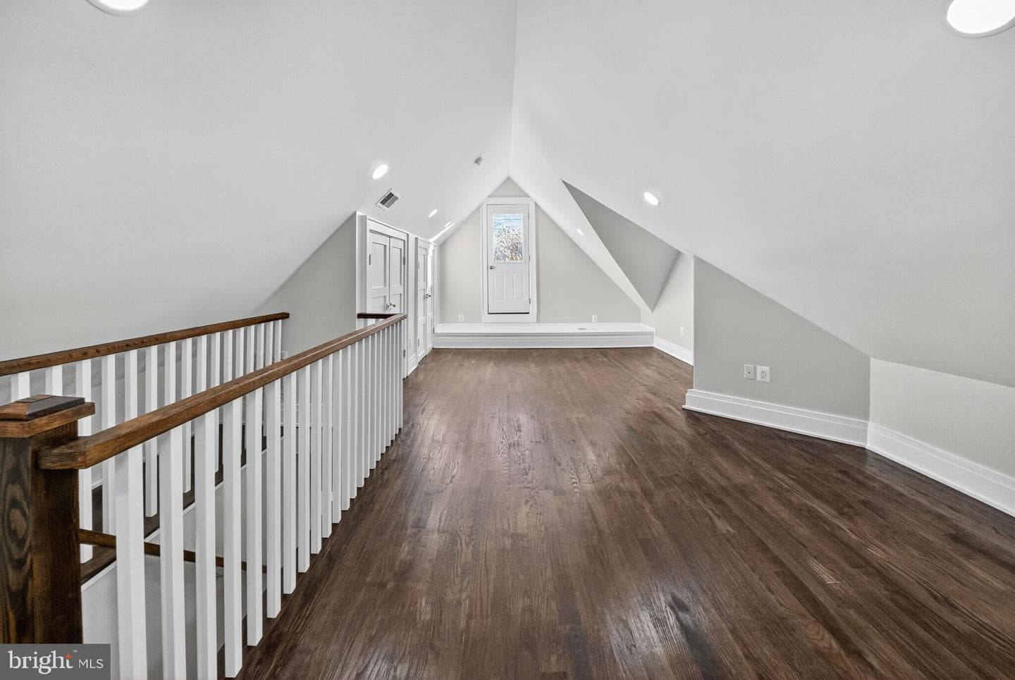 2017 Fulton Place NE photo 32