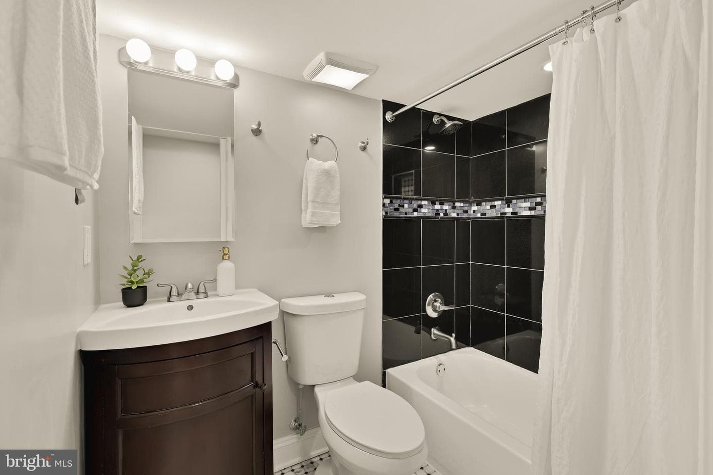 1671 Gales Street NE #1 photo 22