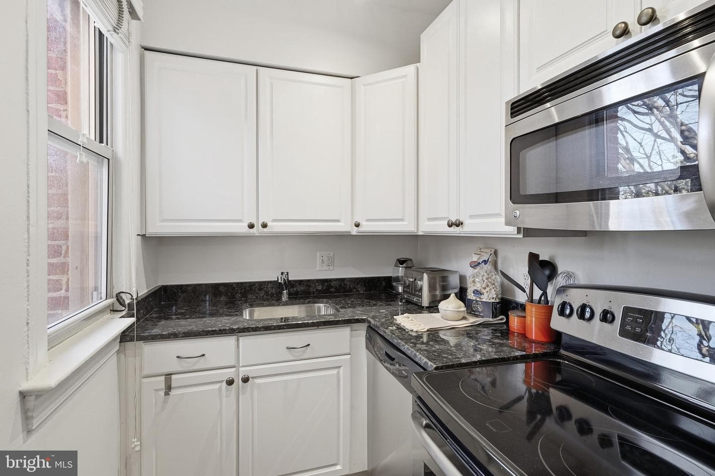 18 9th Street NE #302 photo 13