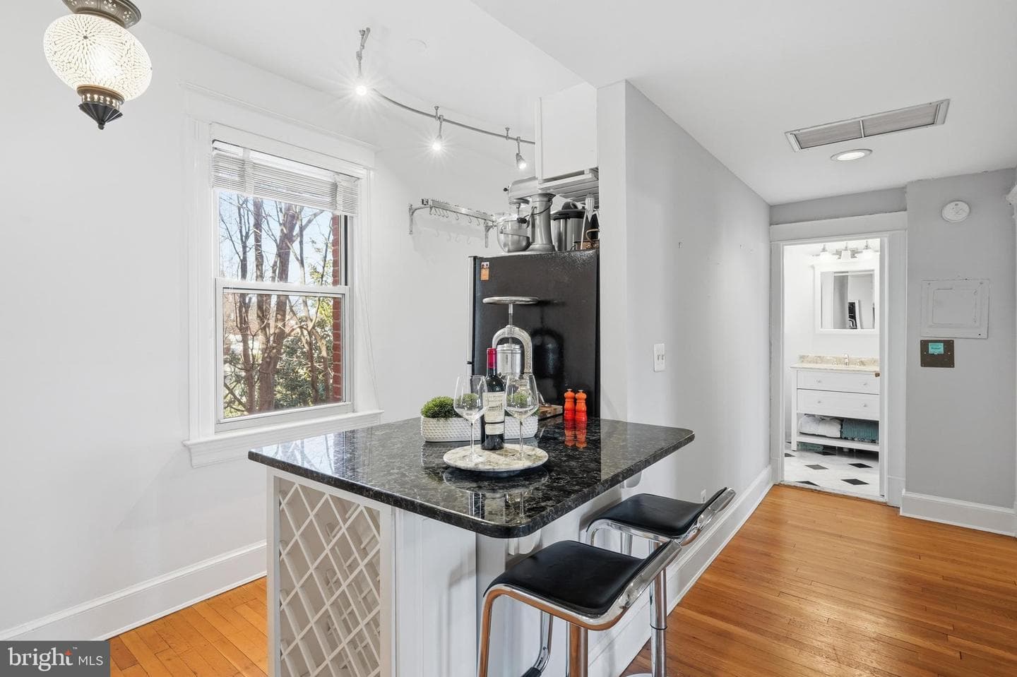 18 9th Street NE #302 photo 14