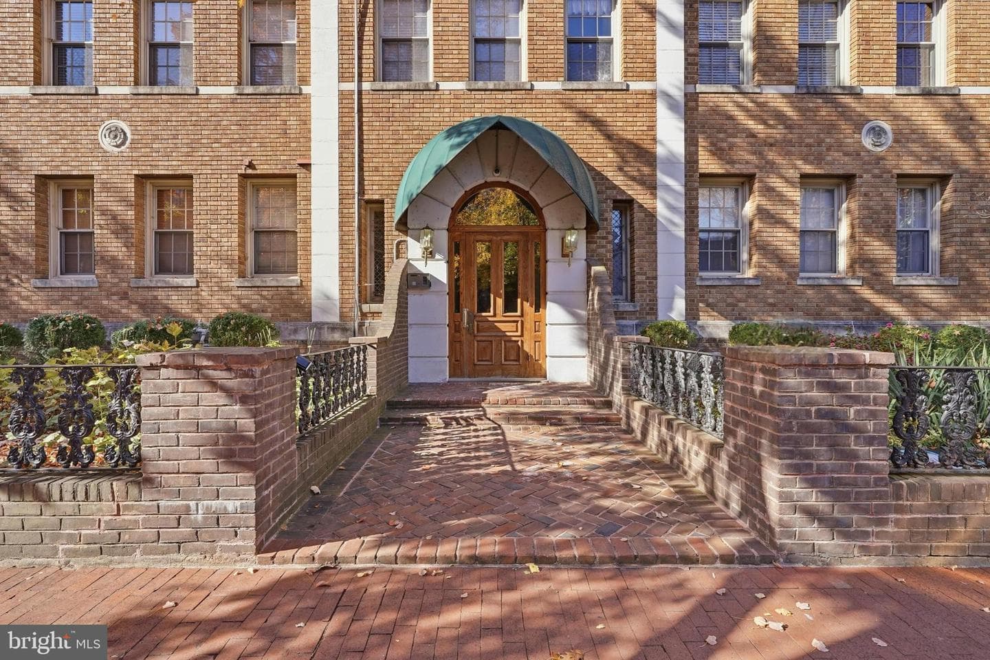18 9th Street NE #302 photo 2