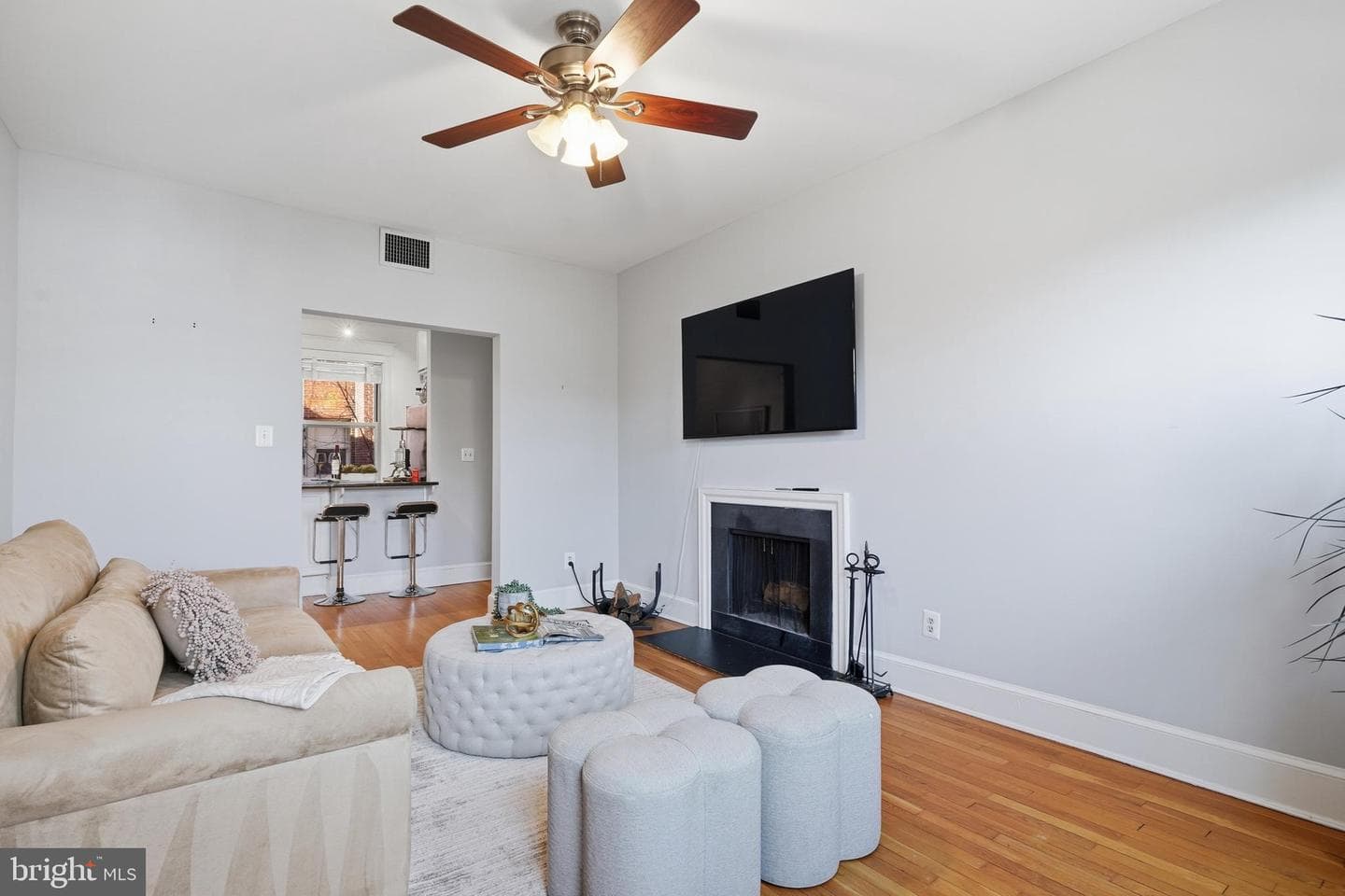 18 9th Street NE #302 photo 9