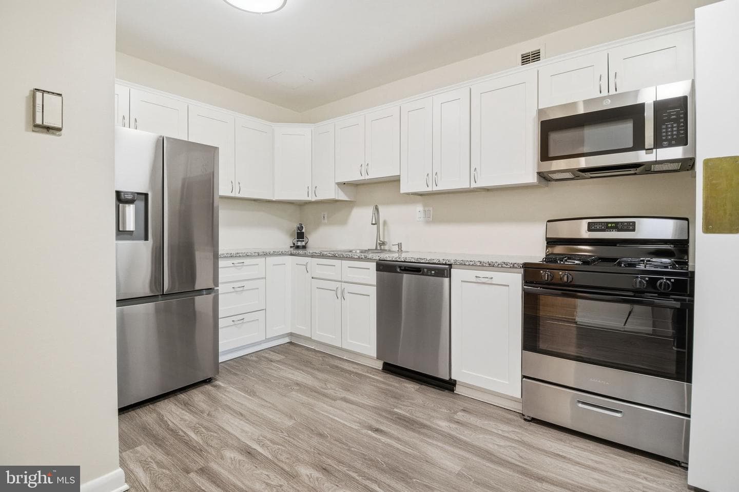 4100 Cathedral Avenue NW #818 photo 2