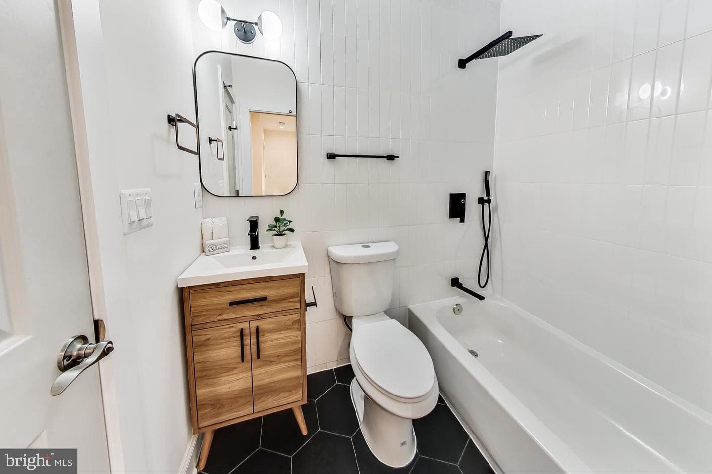 428 Evarts Street NE #2 photo 17