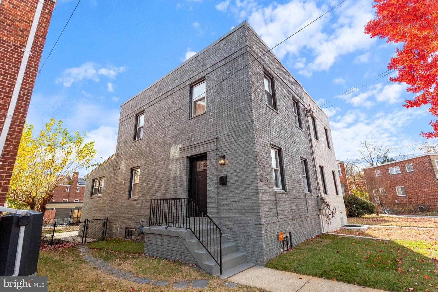 5051 8th Street NE photo 2