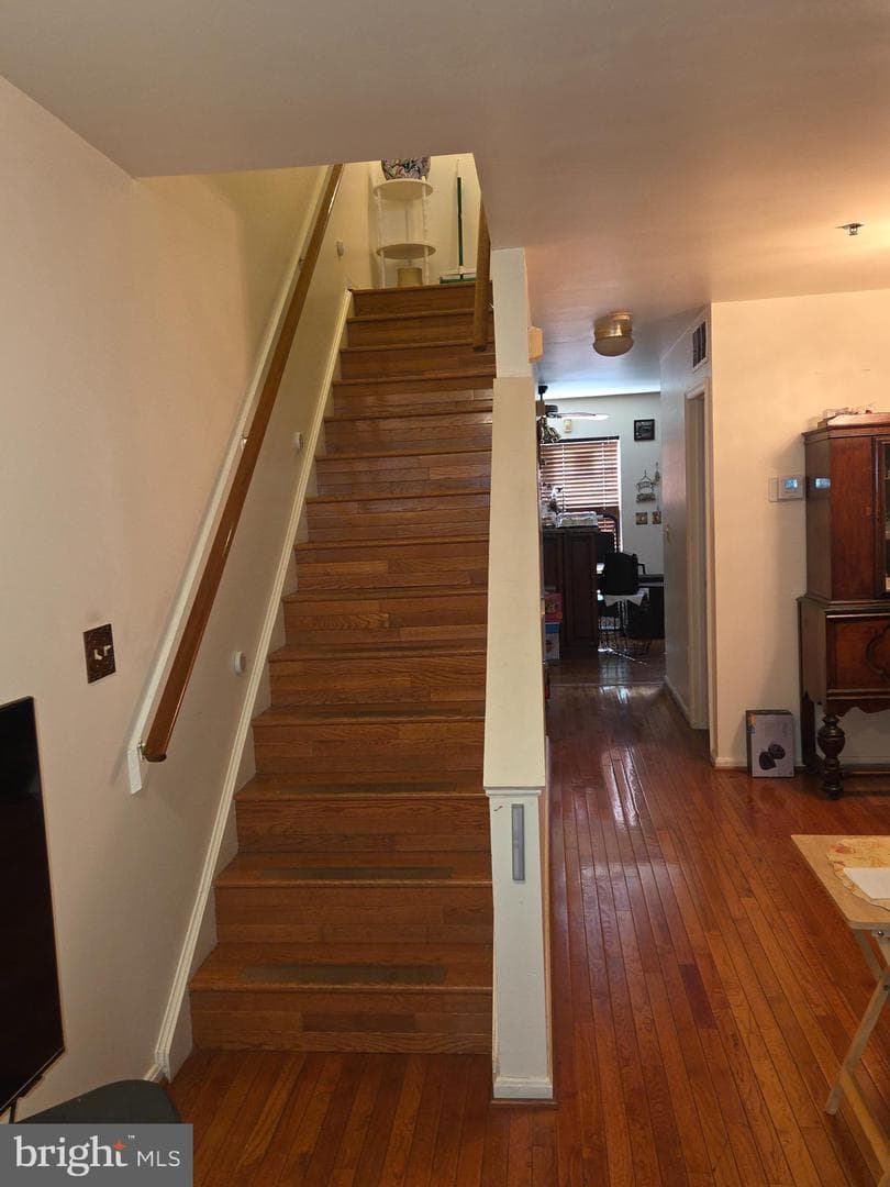 38 Hanover Place NW photo 17